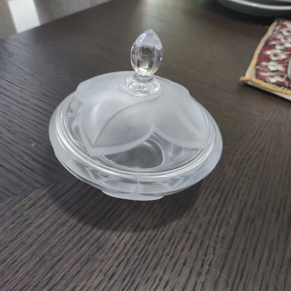 Candy Dish & Lid, part of the Florence collection byCristal-Durand now retired . - Picture 3 of 3